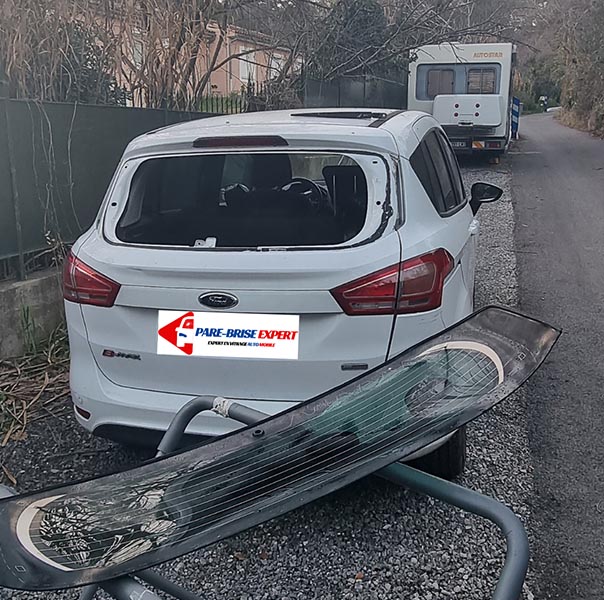 Remplacement lunette arrière - Pare-brise expert - Alpes-Maritimes & Var