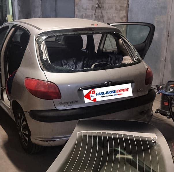 Remplacement lunette arrière - Pare-brise expert - Alpes-Maritimes & Var
